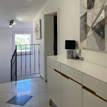Awesome In Valtursko Polje With Kitchen Casa vacanze