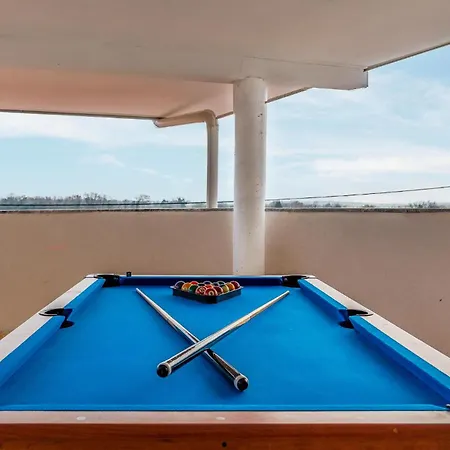 Casa vacanze Awesome In Valtursko Polje With Kitchen
