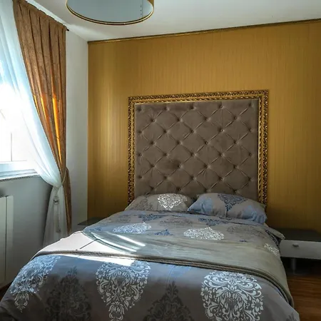 Awesome In Valtursko Polje With Kitchen Casa vacanze Valtura