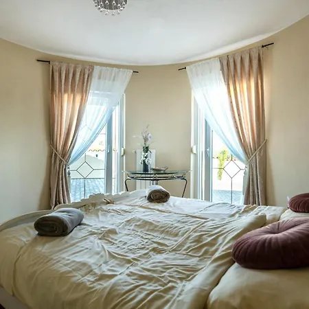 Casa vacanze Awesome In Valtursko Polje With Kitchen *