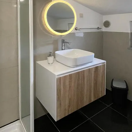 Casa vacanze Awesome In Valtursko Polje With Kitchen