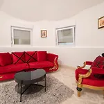 Amazing In Valtursko Polje בית נופש Valtura