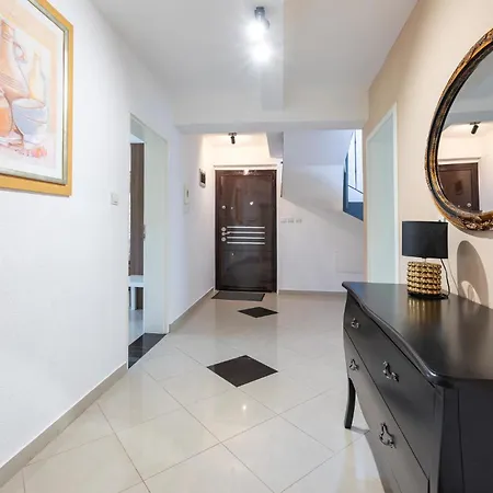 Belle Maison à Valtursko Polje Avec Sauna