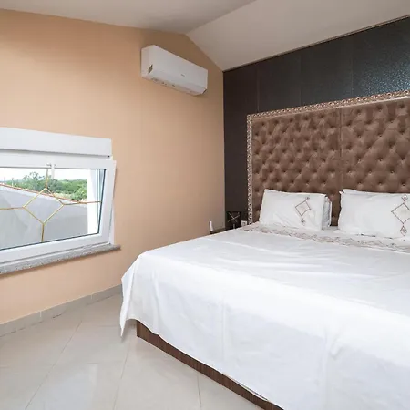 Belle Maison à Valtursko Polje Avec Sauna *