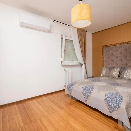 Hébergement de vacances Belle Maison à Valtursko Polje Avec Sauna *